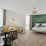 - Aparthotel 3*